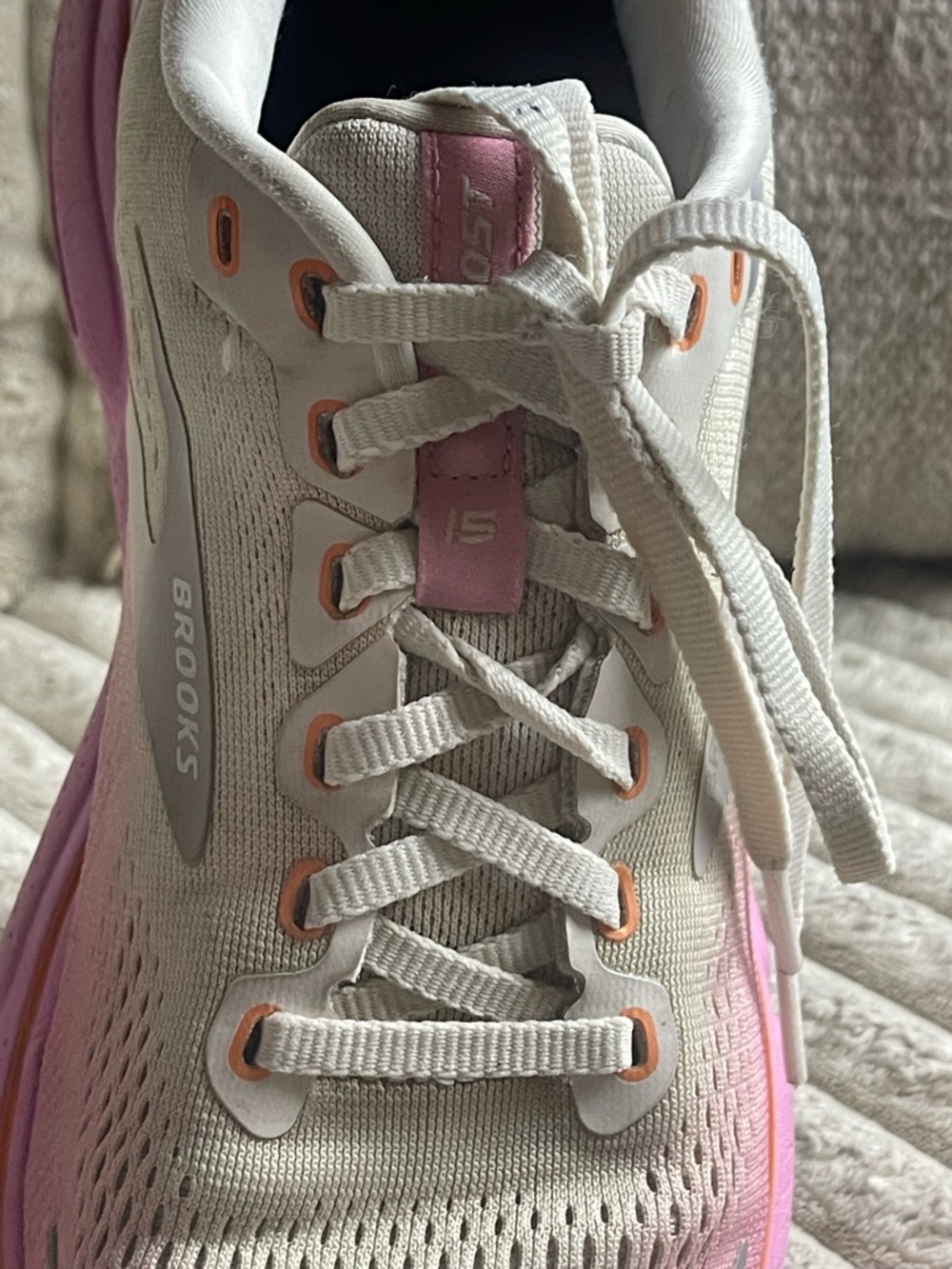 Brooks Ghost 15 Women's White Pink Athletic Sneakers size 10 - Picture 5 of 9